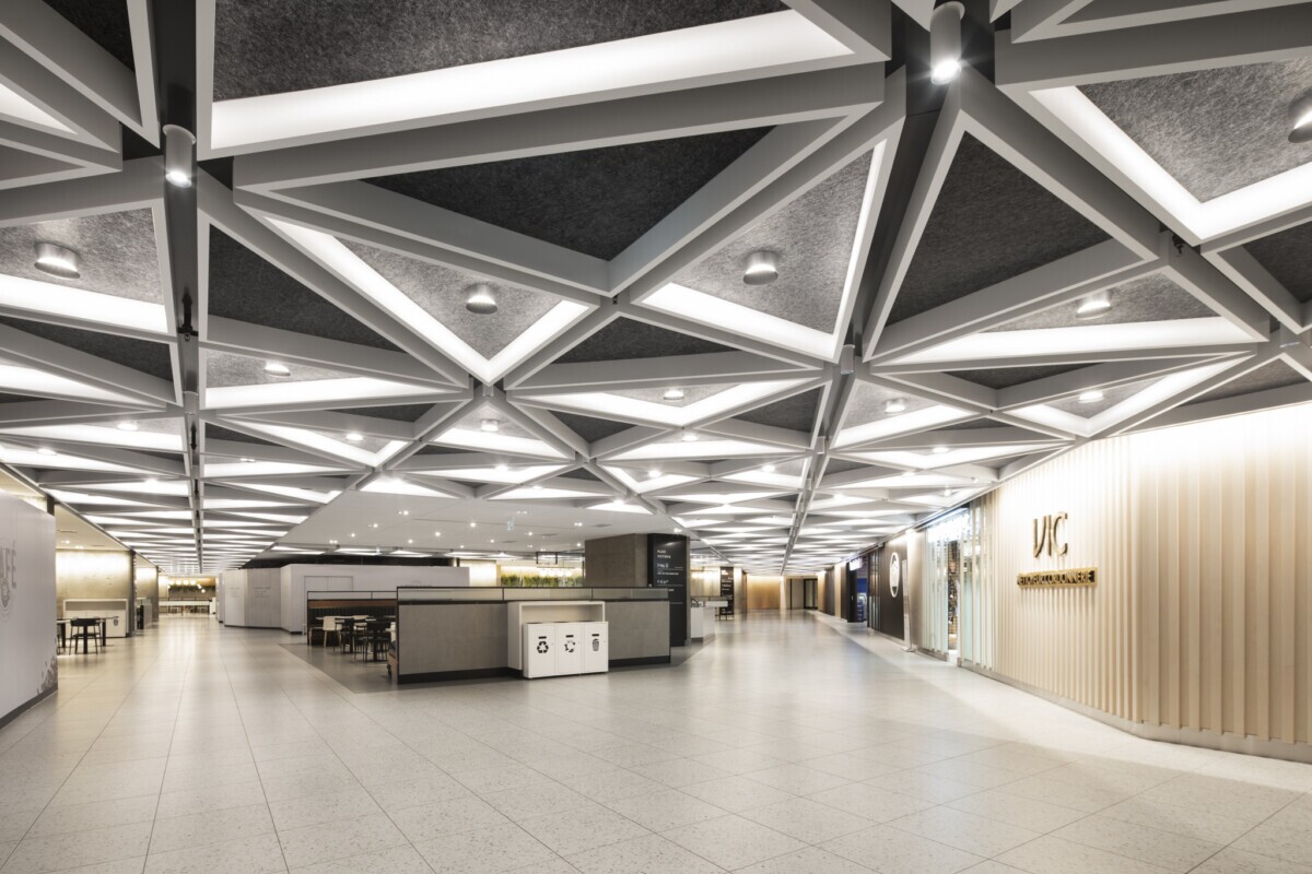 AERO:Form Trilateral Open Cell - Place Victoria - Maxxit