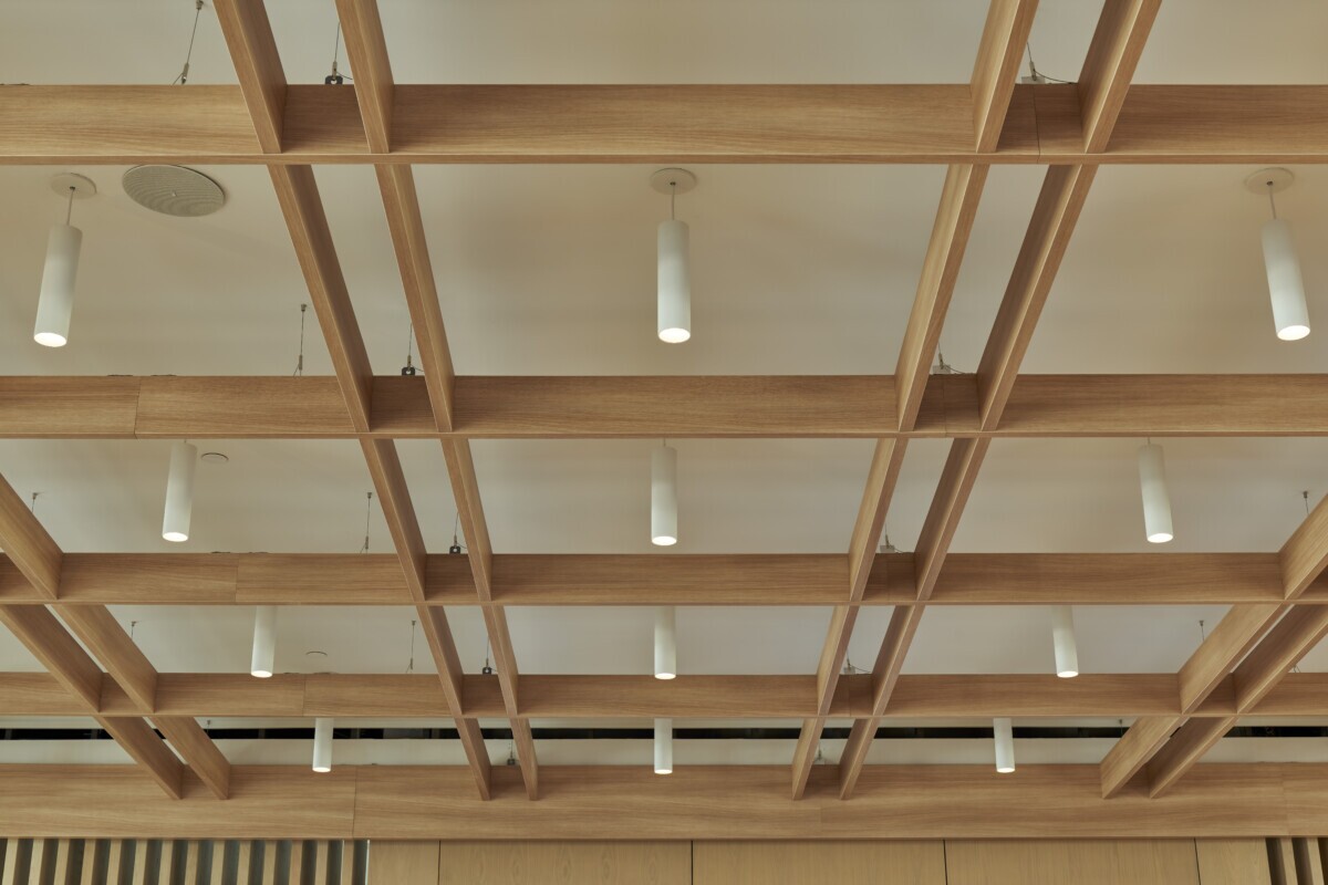 Maxxitt's AERO:form Cube Open Cell Ceiling System with hanging pendant at Cincinnati Open